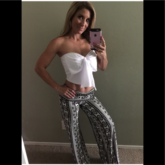 Black/White Stretchy Fold Over Waist Palazzo Pants - Picture 5 of 5